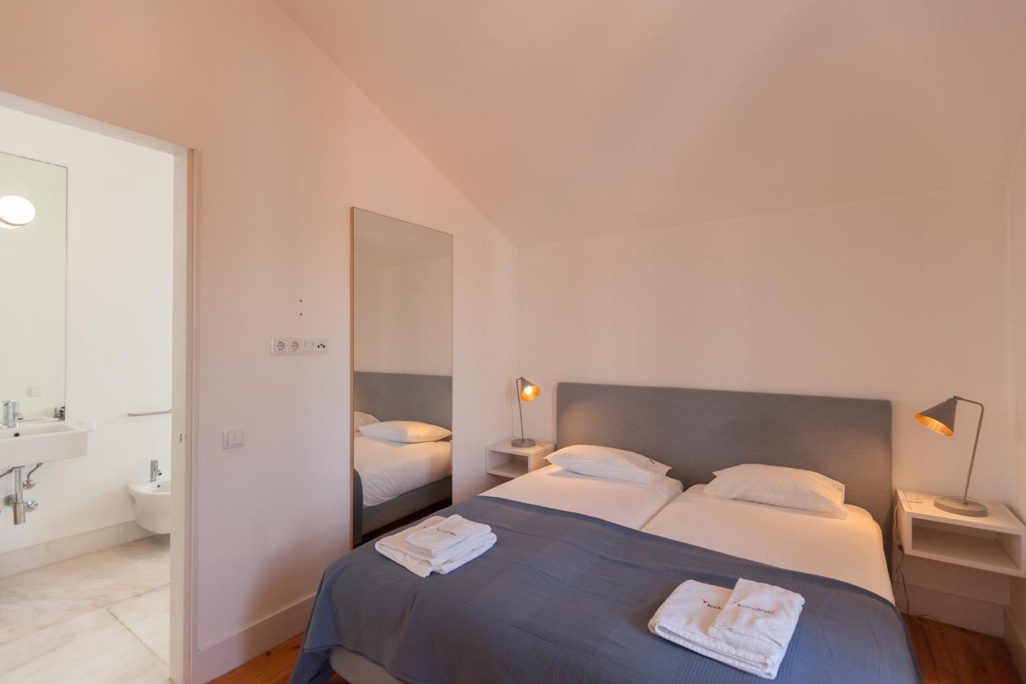 Flh S Bento Minimalist Luminous Flat Apartment *